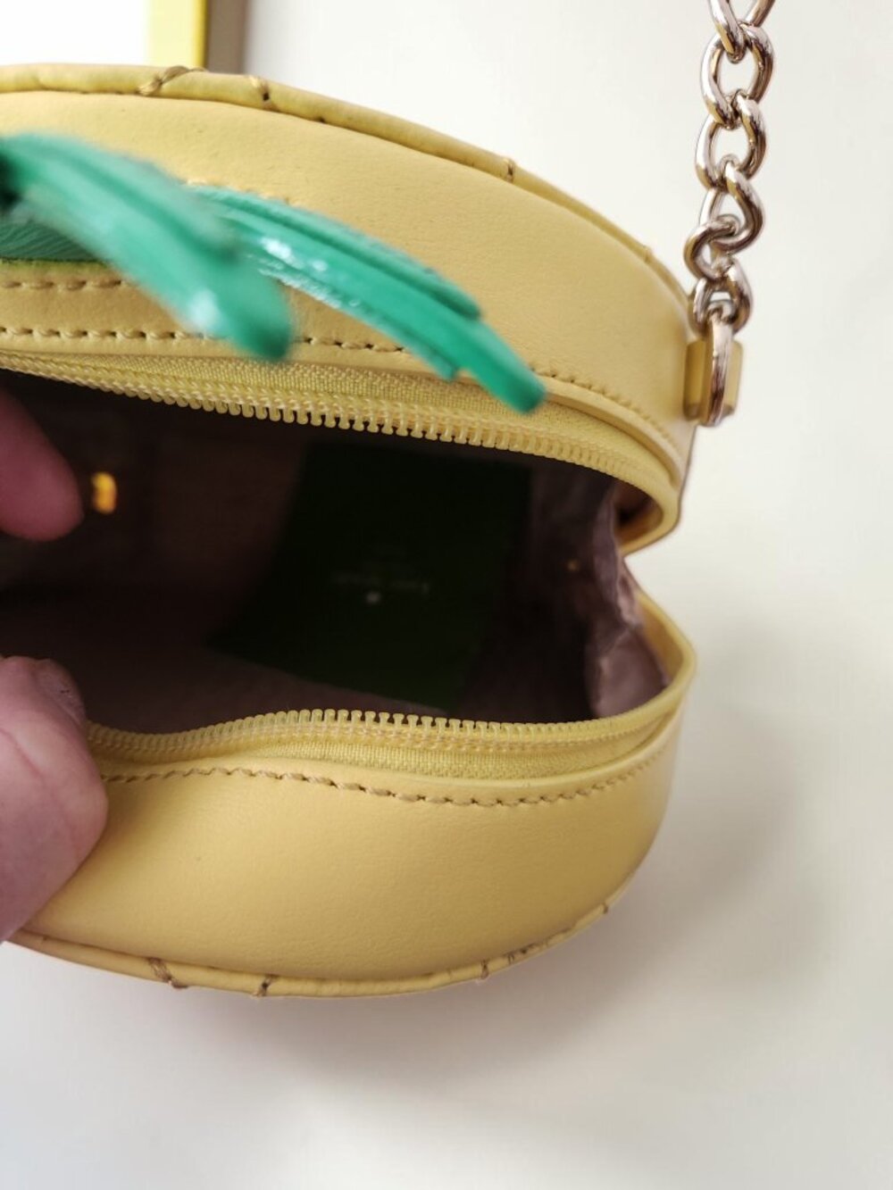 🍍 Kate Spade Pineapple Crossbody “How Refreshing” Yellow Leather 🍍 - Picture 10 of 12